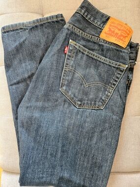 Levi's Men's Straight Jeans in Dark Wash Blue